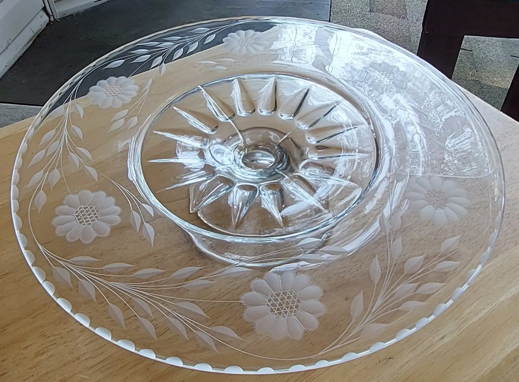 WJ Hughes Cornflower Cake Stand