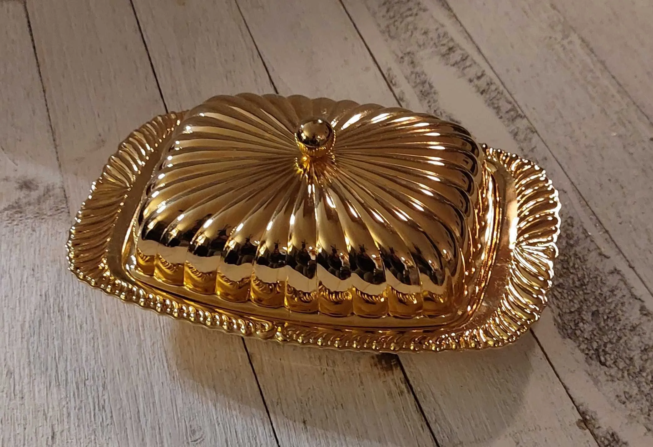 Butter Dish - Gold - Vintage