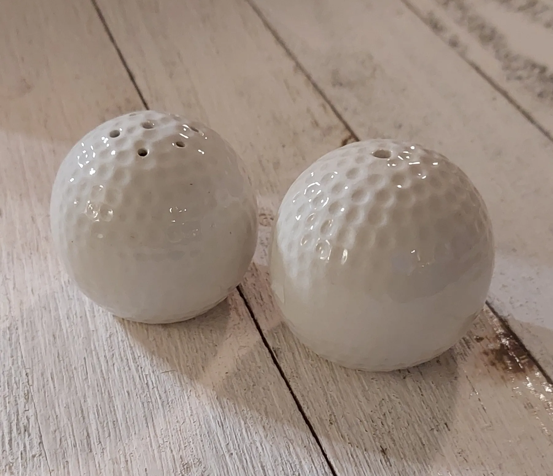 Salt and Pepper Shaker Set - Golf Ball