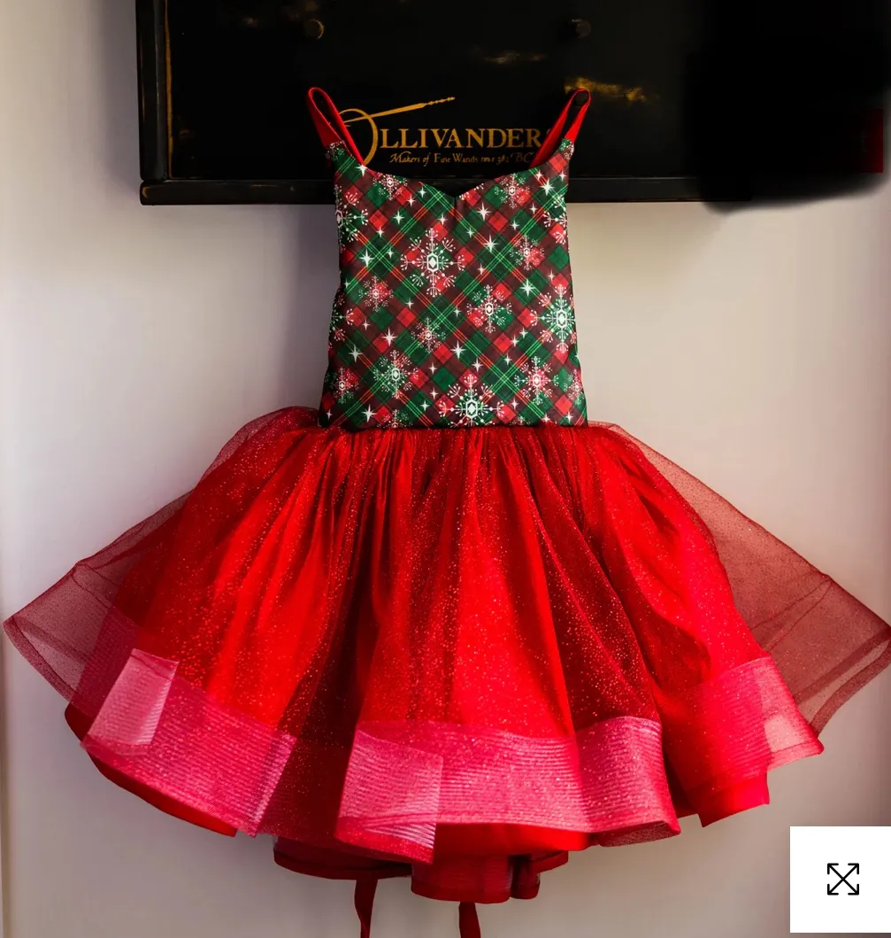 Red Sparkle Christmas Size 7, Fits sizes 5-9