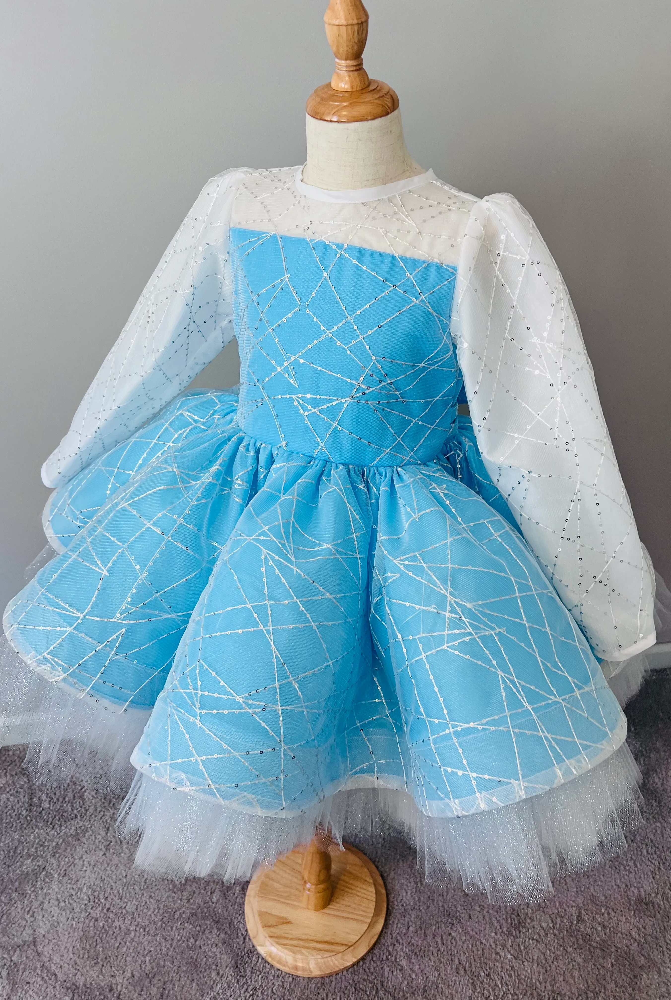 Aggie & Francios Size 8 Elsa