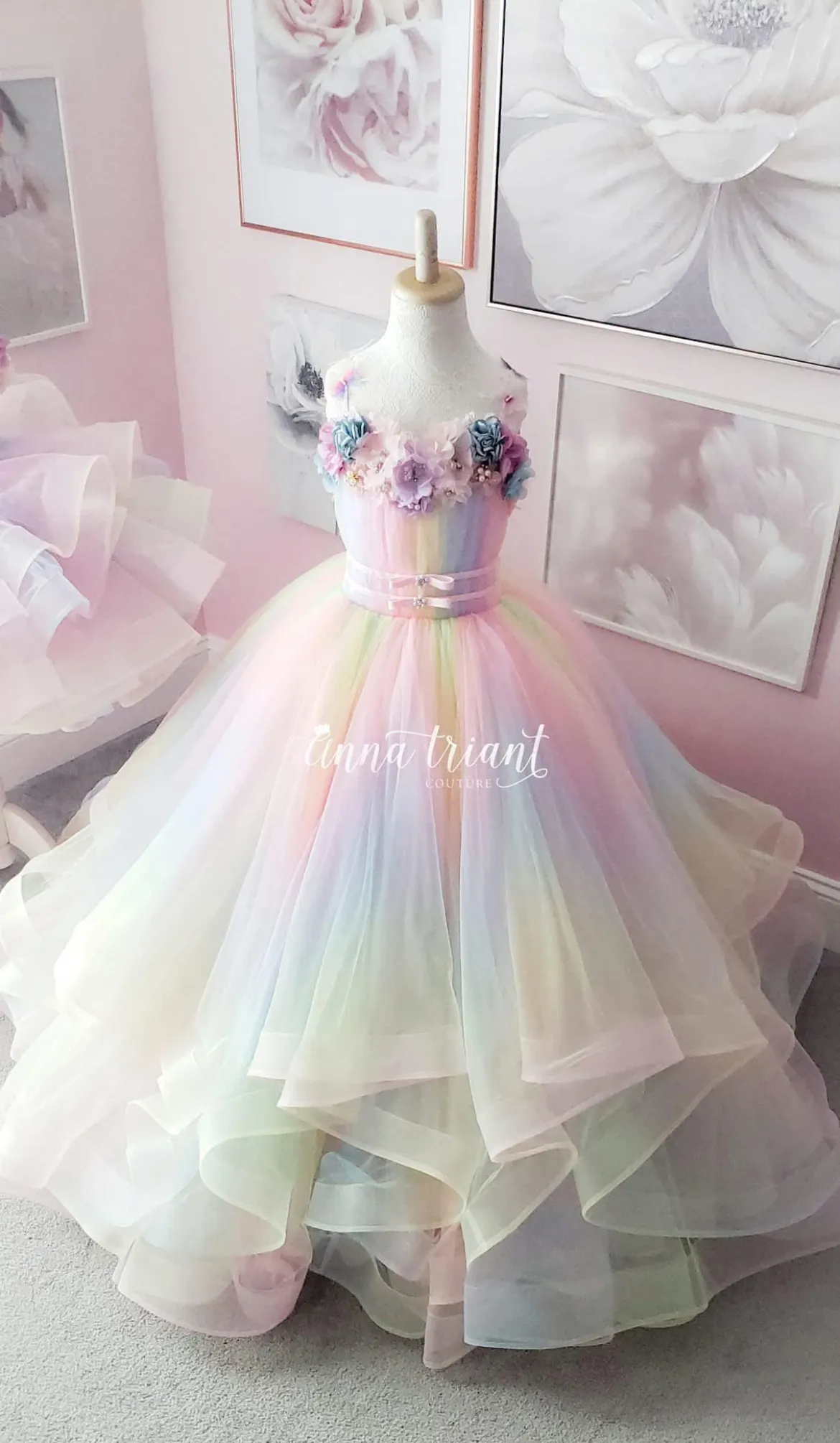 Anna Triant Rainbow Size 7/8