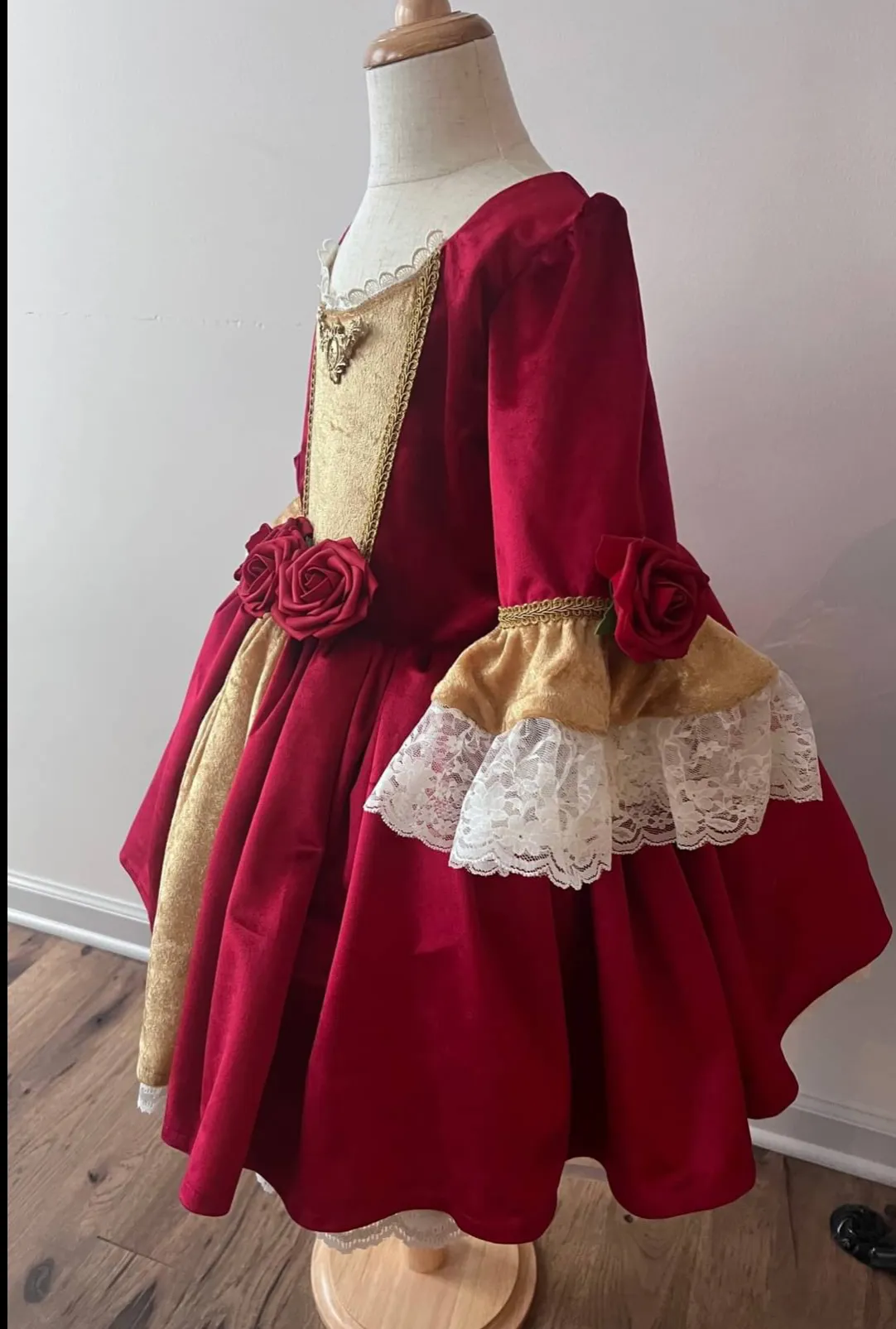 Belle Christmas Size 6/7. PURCHASE PRICE