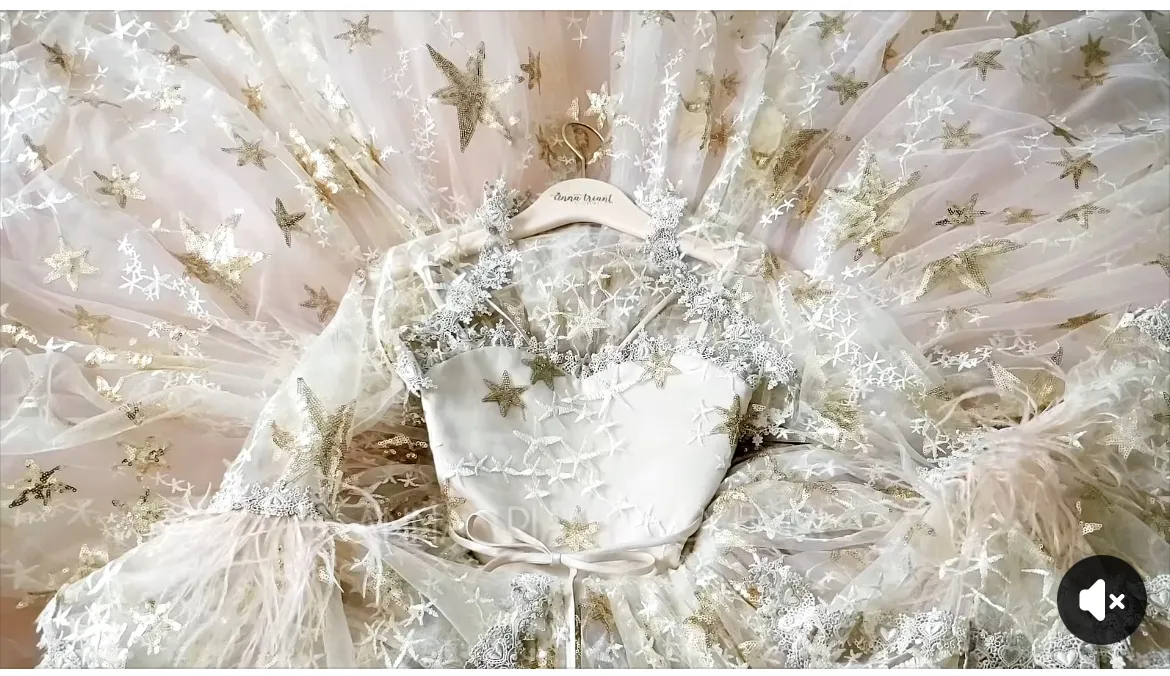 Anna Triant size 8 -starburst in Champagne 