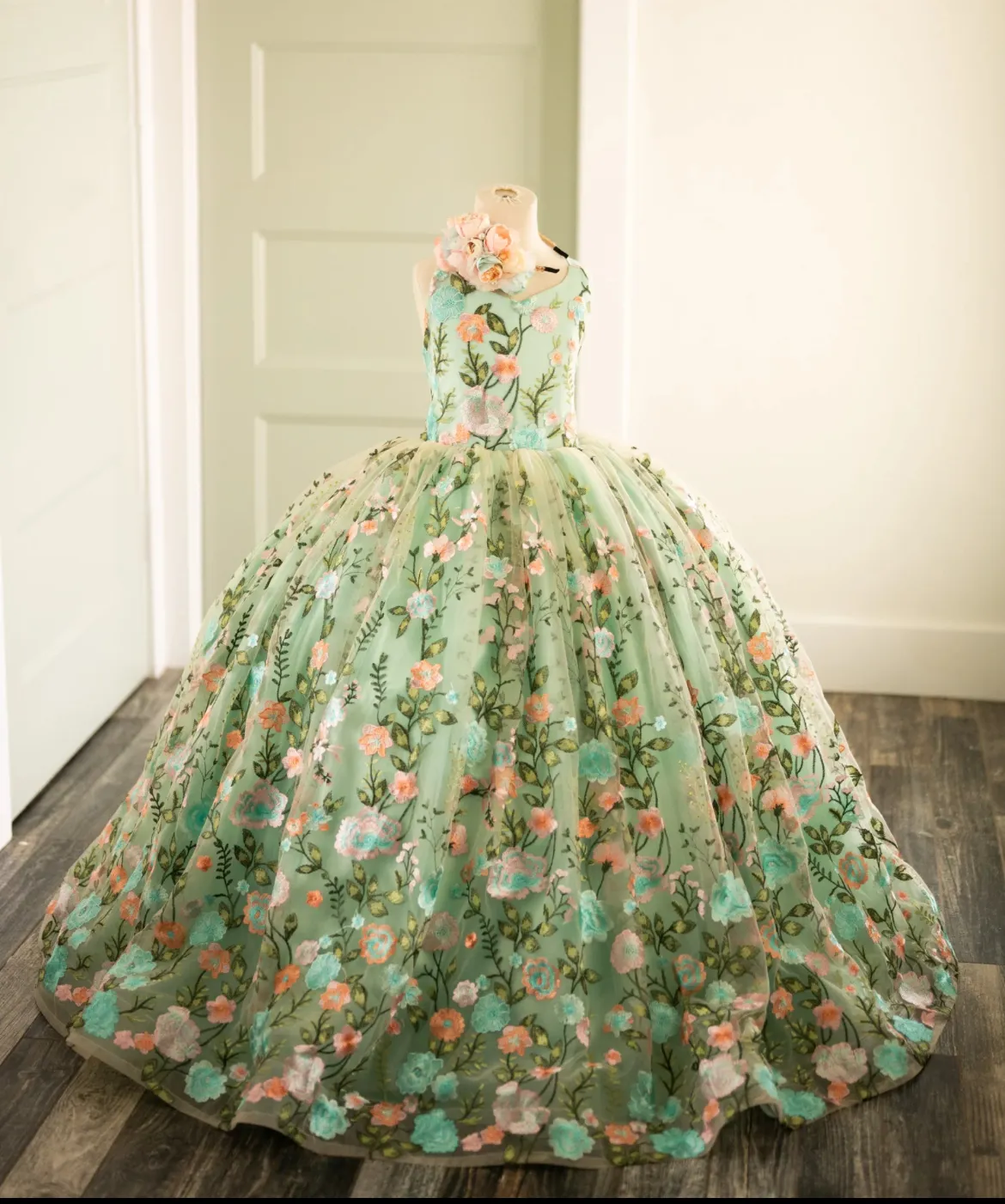 Little Dreamers Size 8, fits 6-10