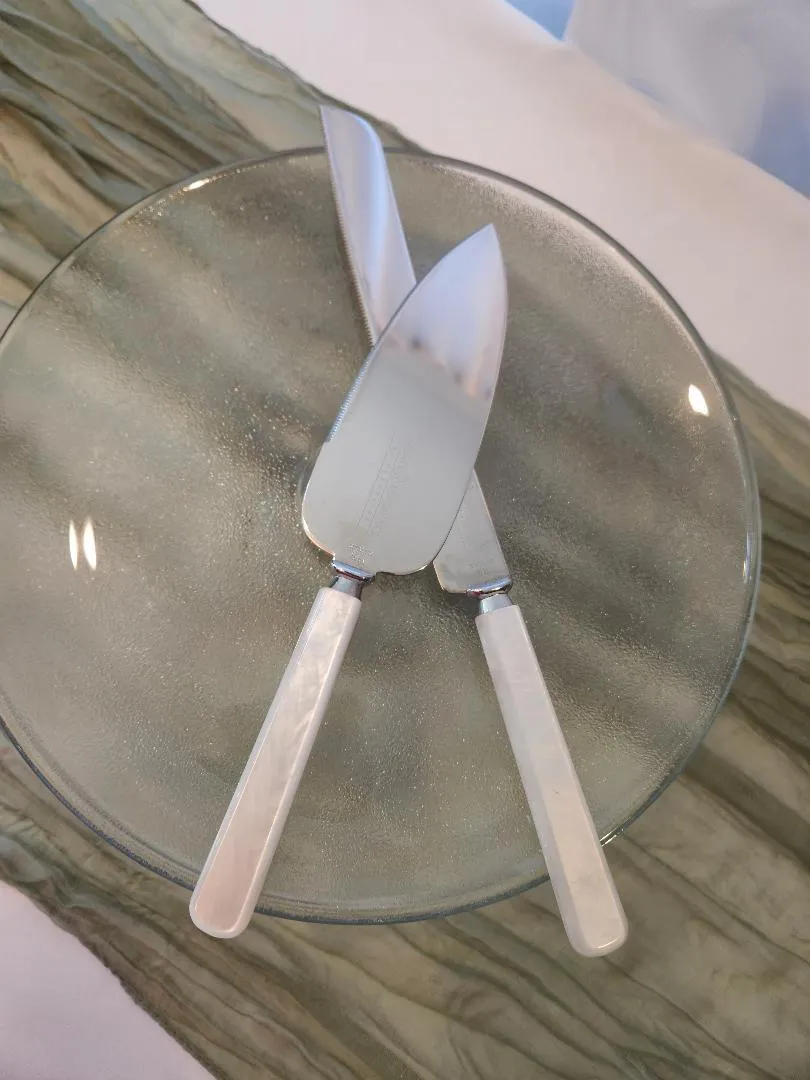 White Cake Serving Set