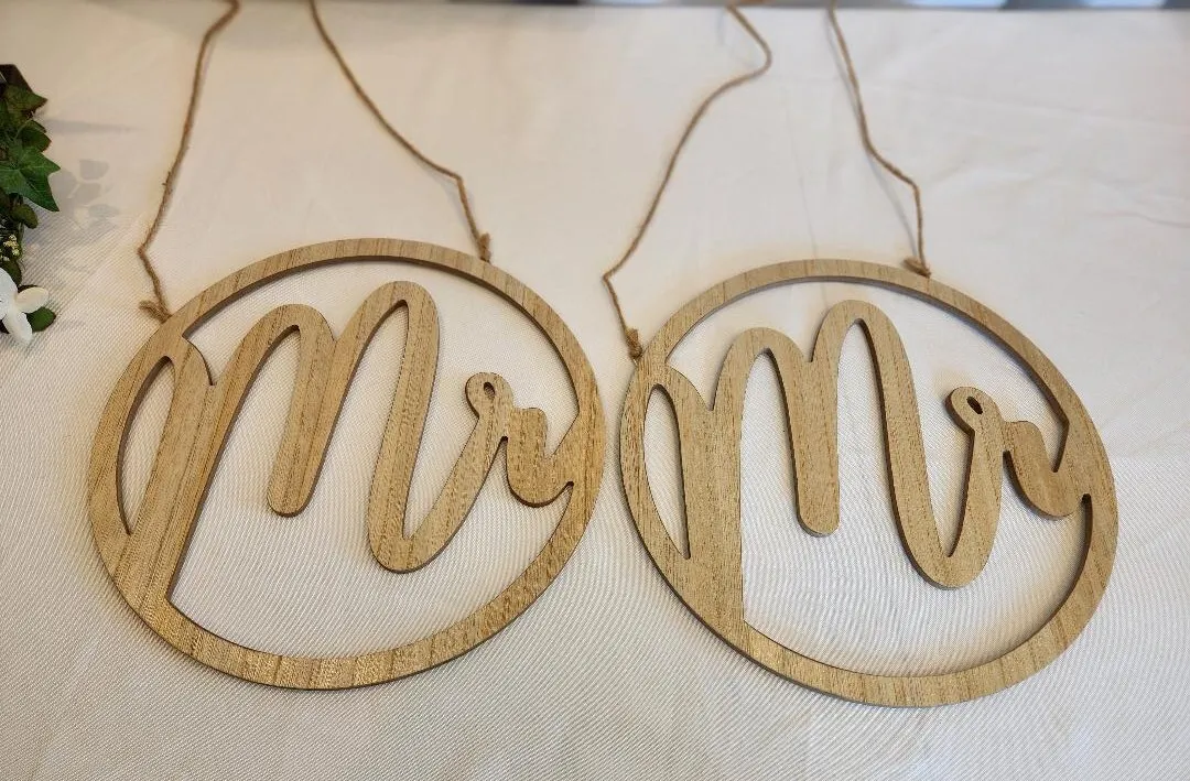 Mr & Mr Wooden Chair Signs   (QTY 1 SET)