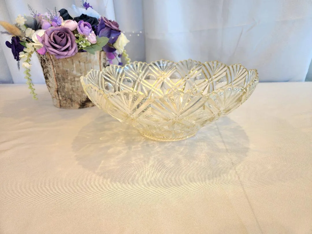 Clear Heavy Duty Plastic Scalloped Edges Bowl 13 in Diameter
