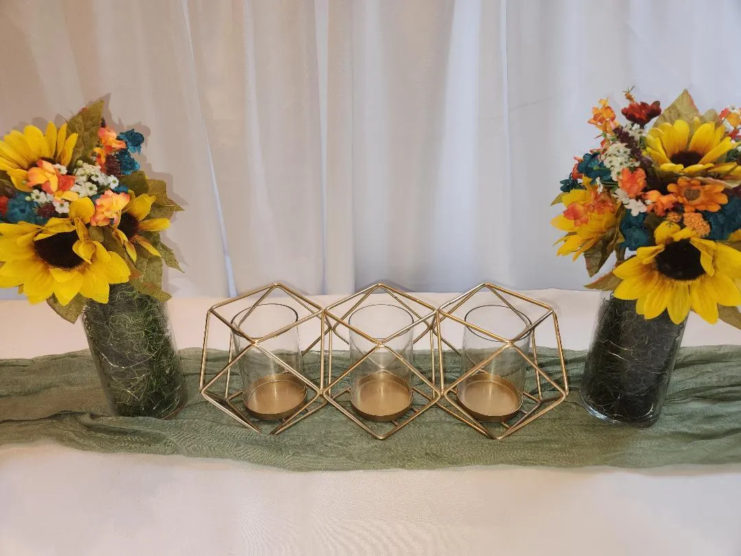 Gold Geometric Metal 3 Pillar Candle Holder Unit