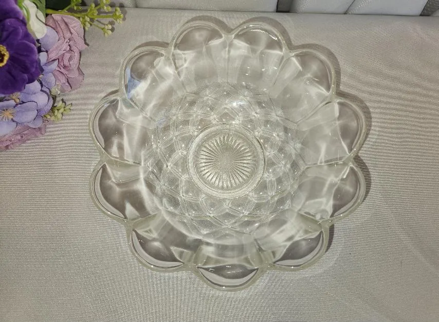 Glass Bowl 8 in Diameter Scalloped Edges Starburst & Diamonds on Bottom Pattern
