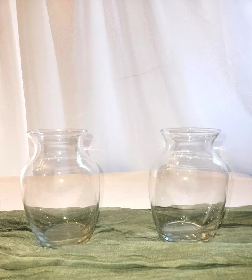 Glass Vase 7 in Tall          (QTY 2)