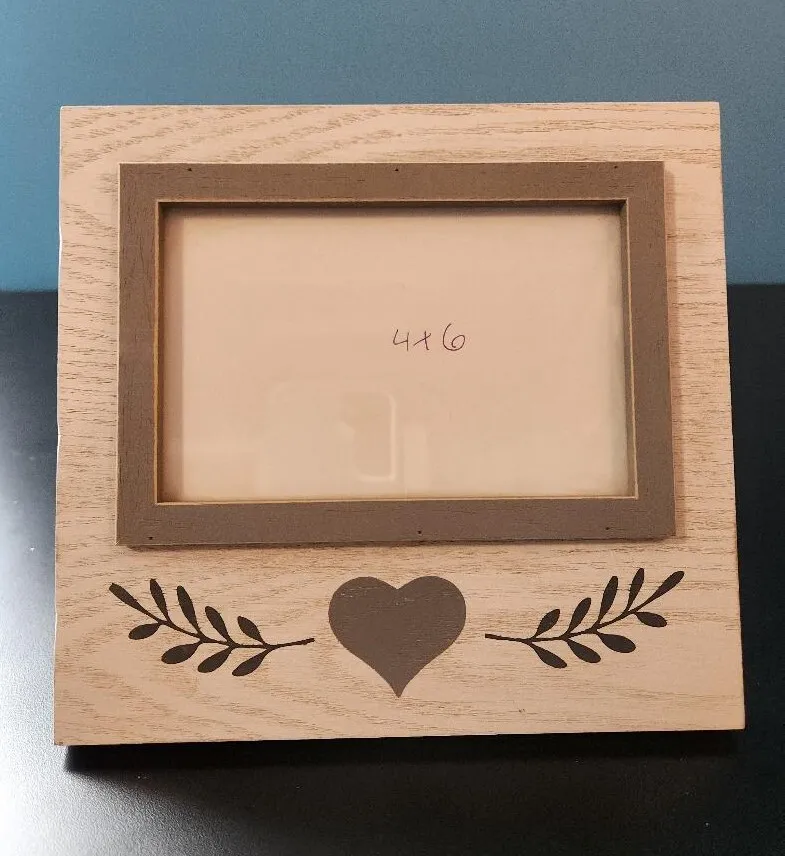 4x6 Wooden Heart Photo Frame