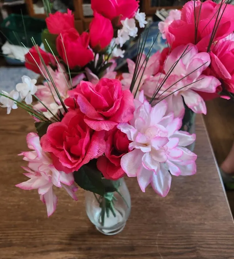 Pink and White Faux Floral Centerpieces Curved Vases  SET A   (QTY 5)