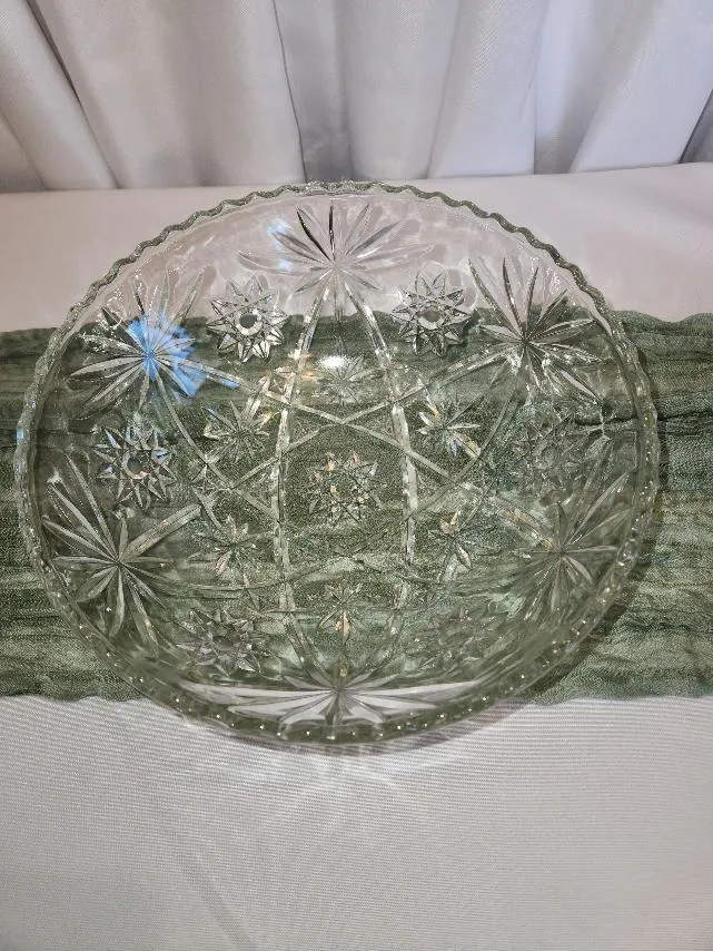 Glass Serving Bowls  10.5 in Diameter STAR PATTERN   (QTY 3)
