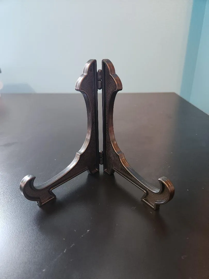 Black Plastic Easel 5.75 in tall       QTY 4