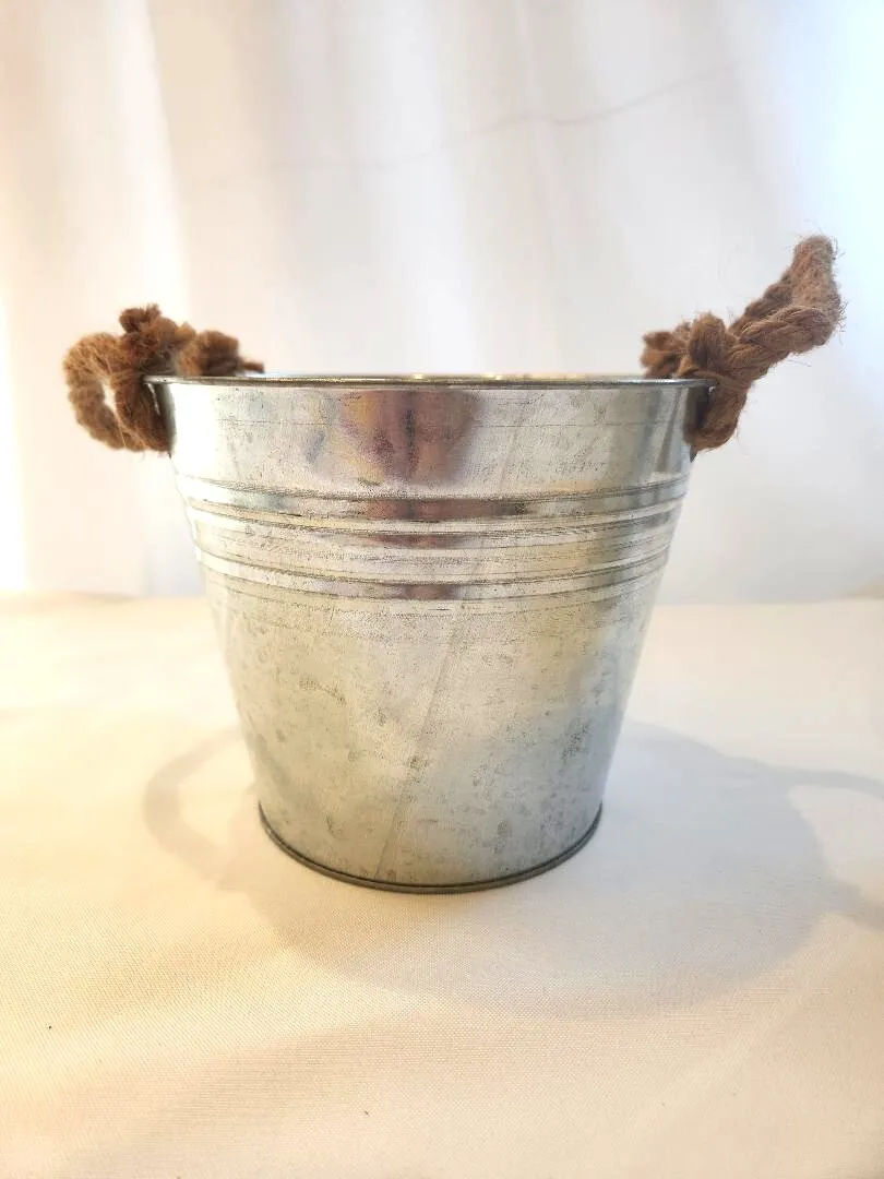 Galvanized Pail with Rope Handles 6 in Tall      G5