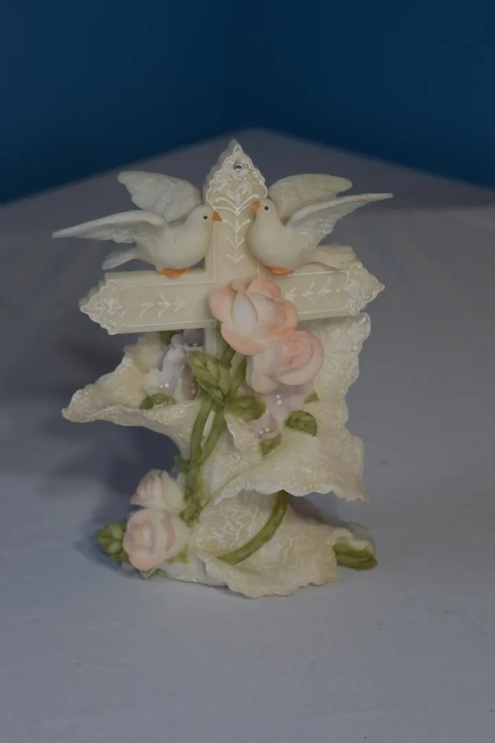  White Dove Cross Statue for Wedding Decoration