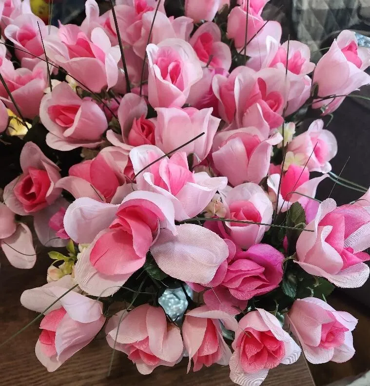 Pink and White Floral Centerpieces Curved Vases SET B   ( QTY 5)