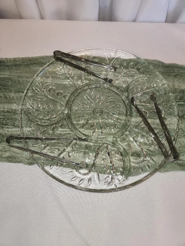 Glass 3 Segmented Sections With Center Dip Platter 11.5 in Swirls and Circles Pattern