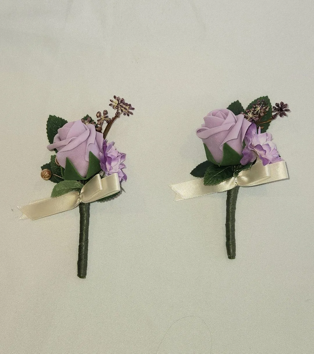 Purple and White Boutonnieres Lings  SET H        QTY 2