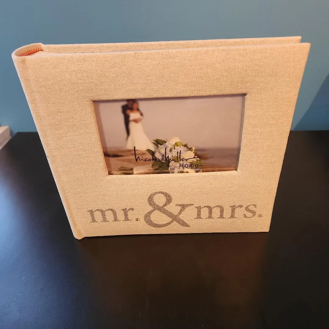NEW Mr & Mrs  Wedding Photo Album    FOR SALE ONLY