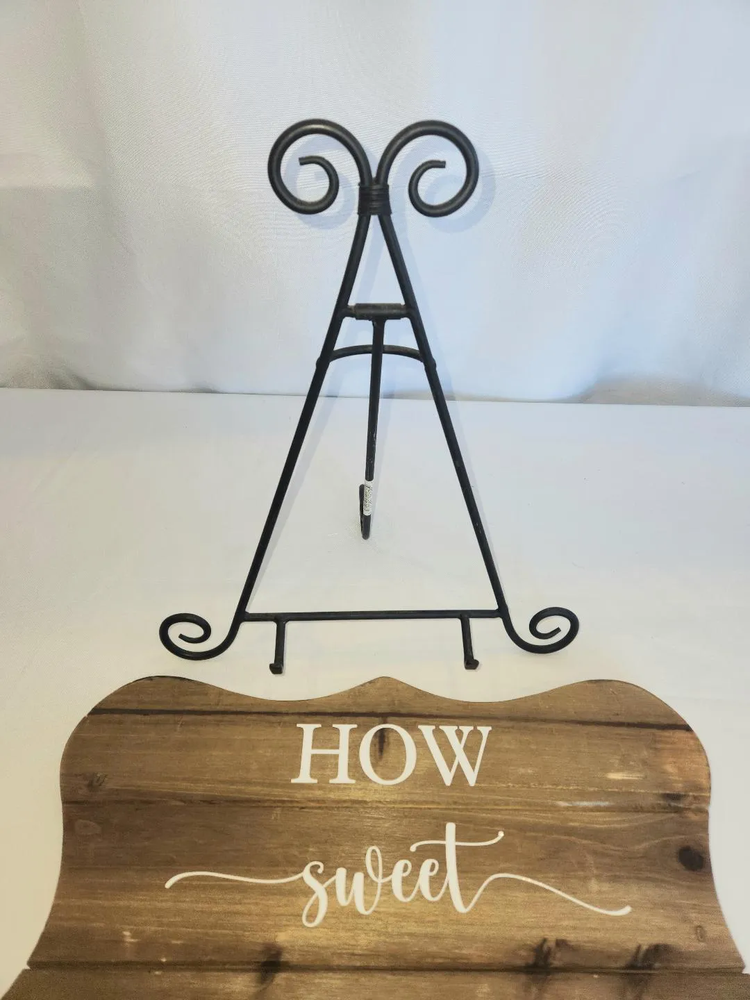 Black Metal Scroll Easel 12.5 in Tall   Does Not Fold Up