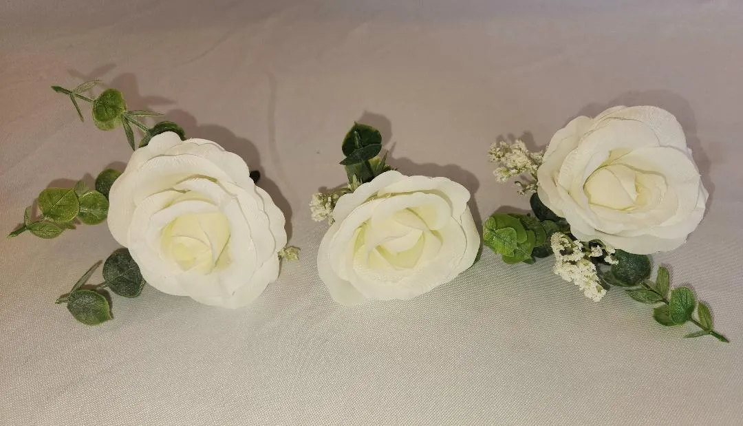 White Rose Boutonnieres  SET G QTY  3 