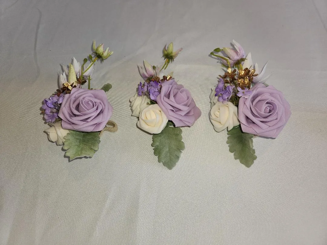 Purple and White Wrist Corsage Lings  SET H        QTY  3