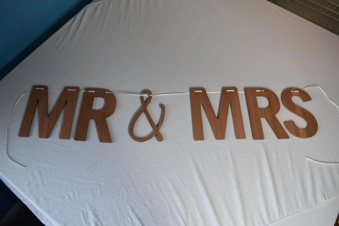 Mr & Mrs Wooden Hanging Banner