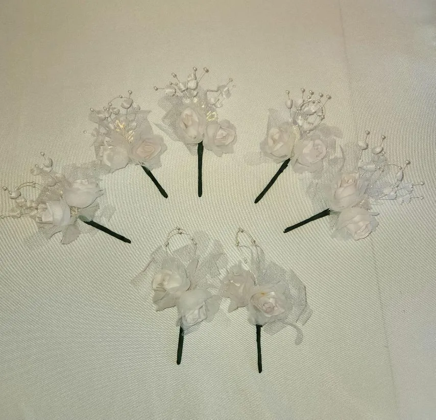 White Rose Boutonnieres with Tulle and Mini Pearls Vintage Inspired   (QTY 7)