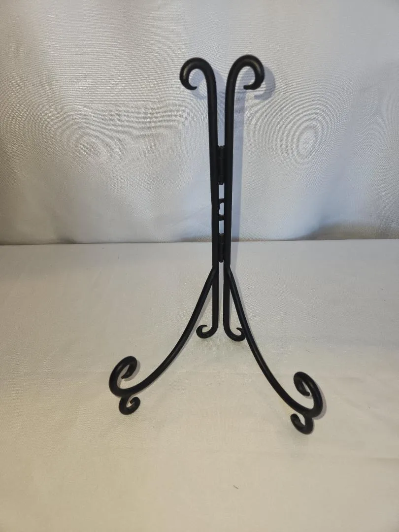 Black Metal Easel 11 in Tall   #P