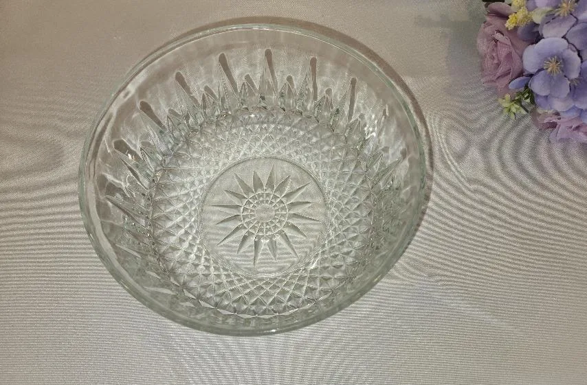 Glass Bowl 7.75 in Scalloped Edges Star and Diamonds Pattern