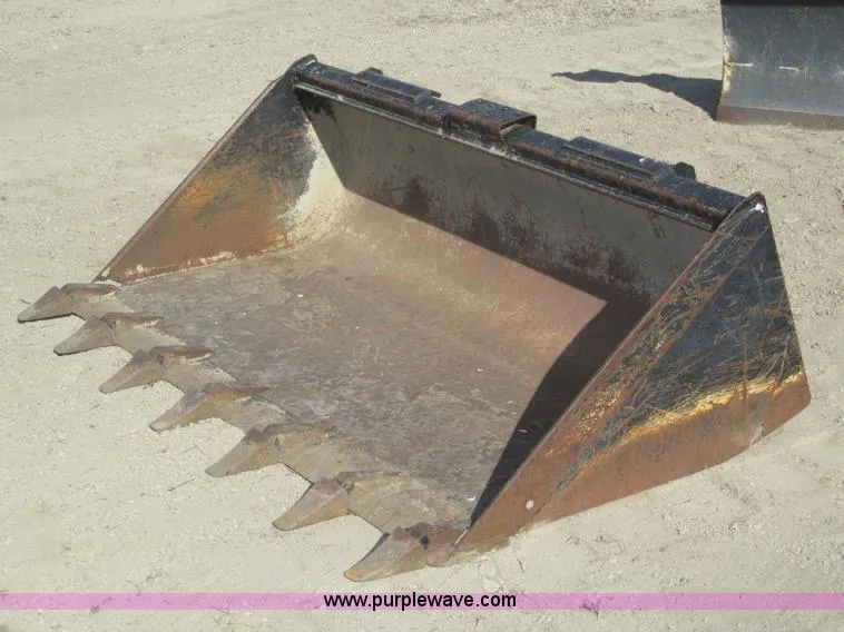 Toothed Bucket for skid steer