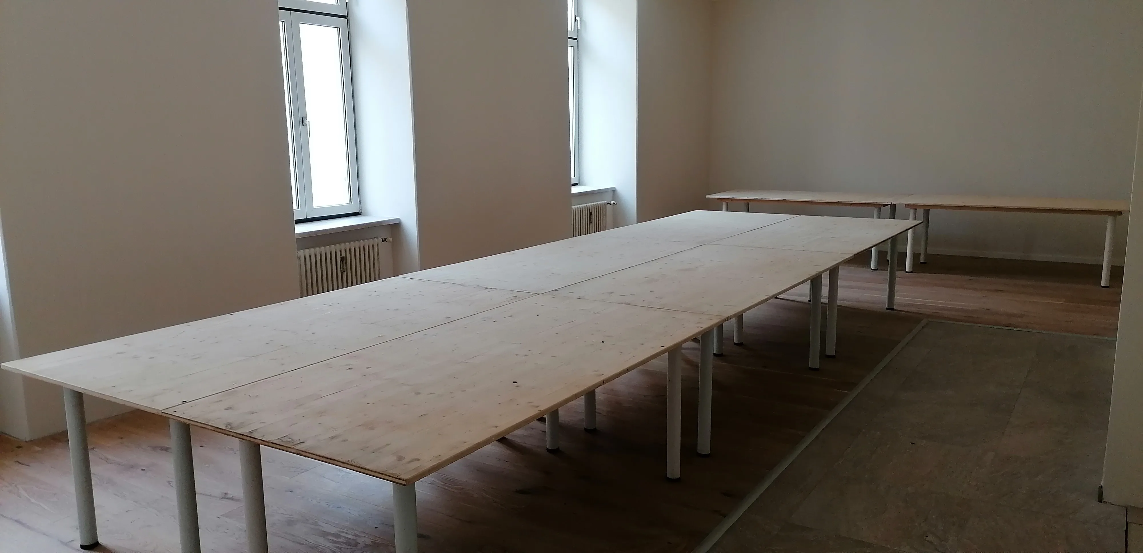 Tafeltisch 200 x 100 cm für 6 - 8 Personen