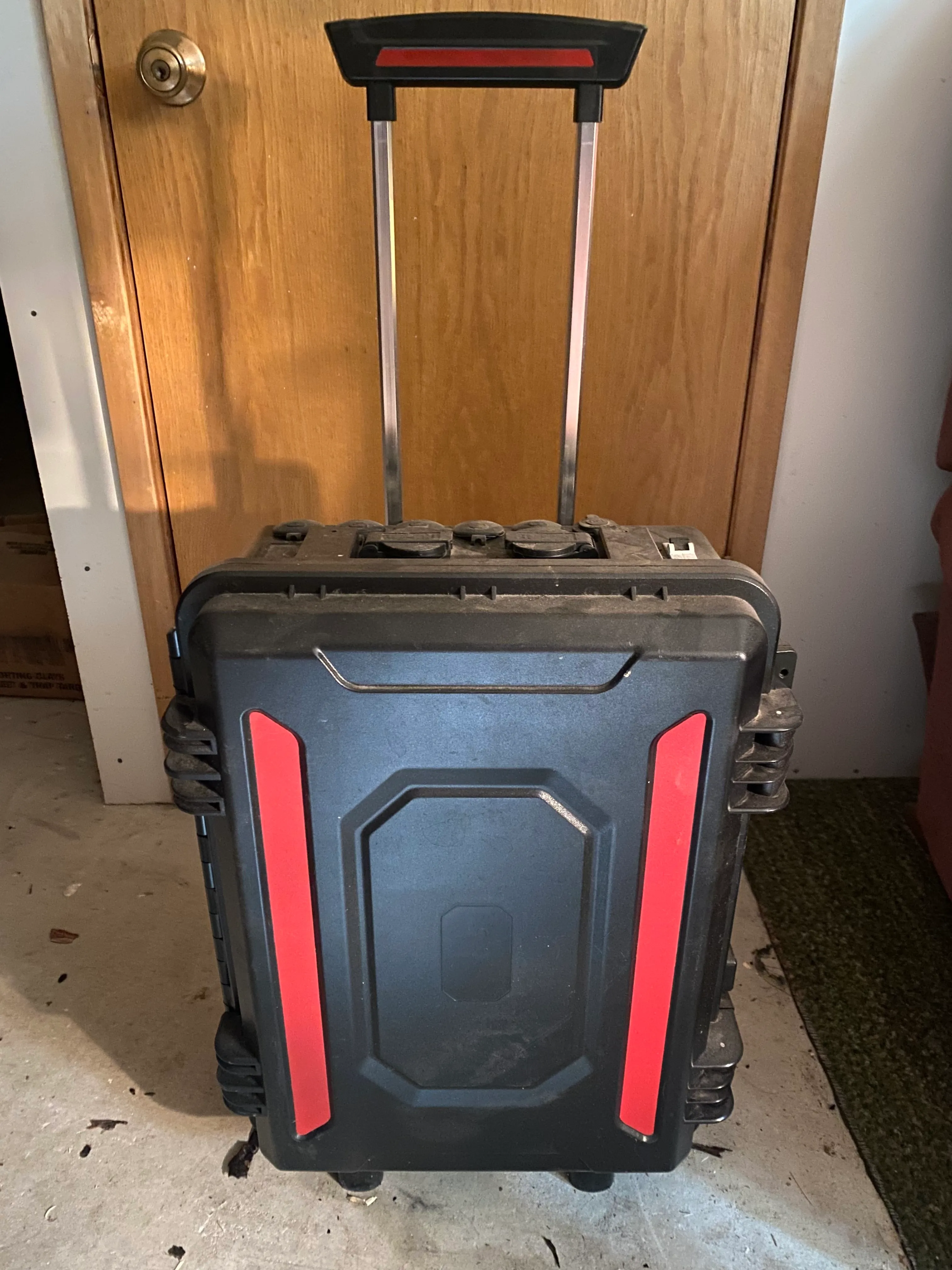 2200 watt Solar Generator 