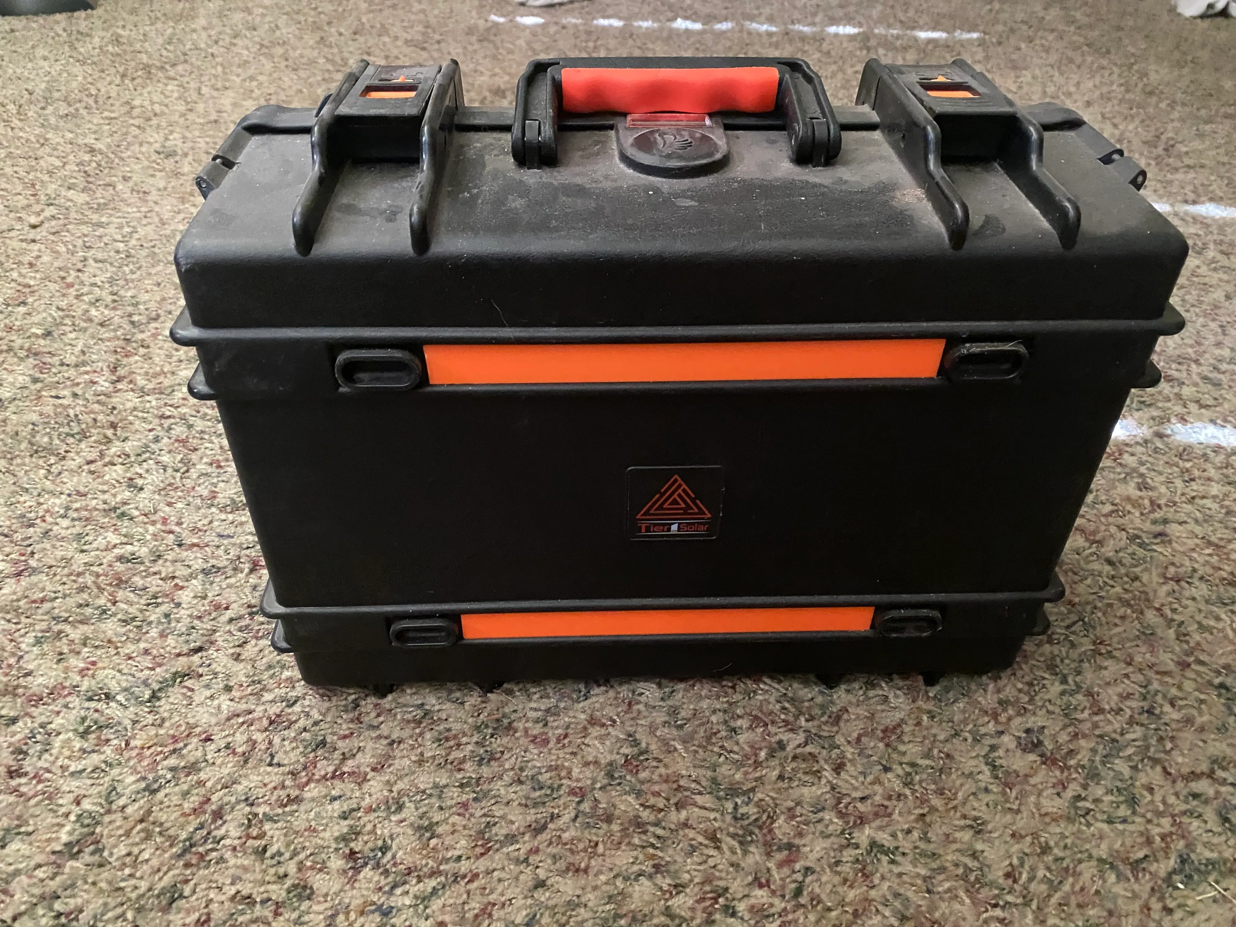 830 Watt Solar Generator 