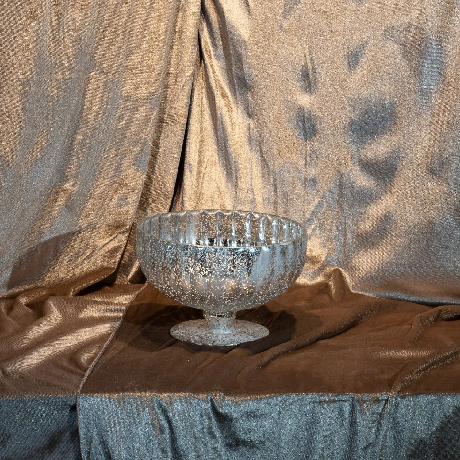 Decorative Vessels & Display Containers 