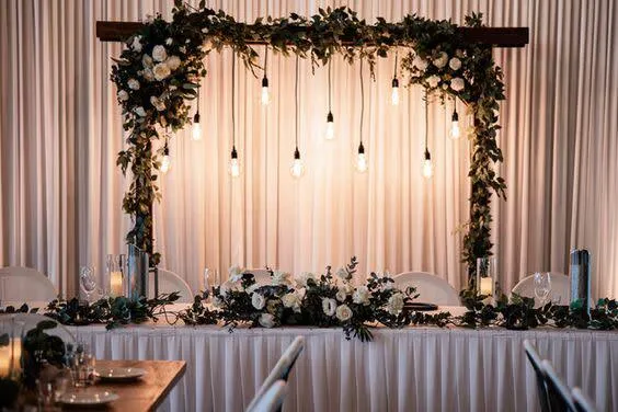 Head Table Backdrop with Arbor - 30ft