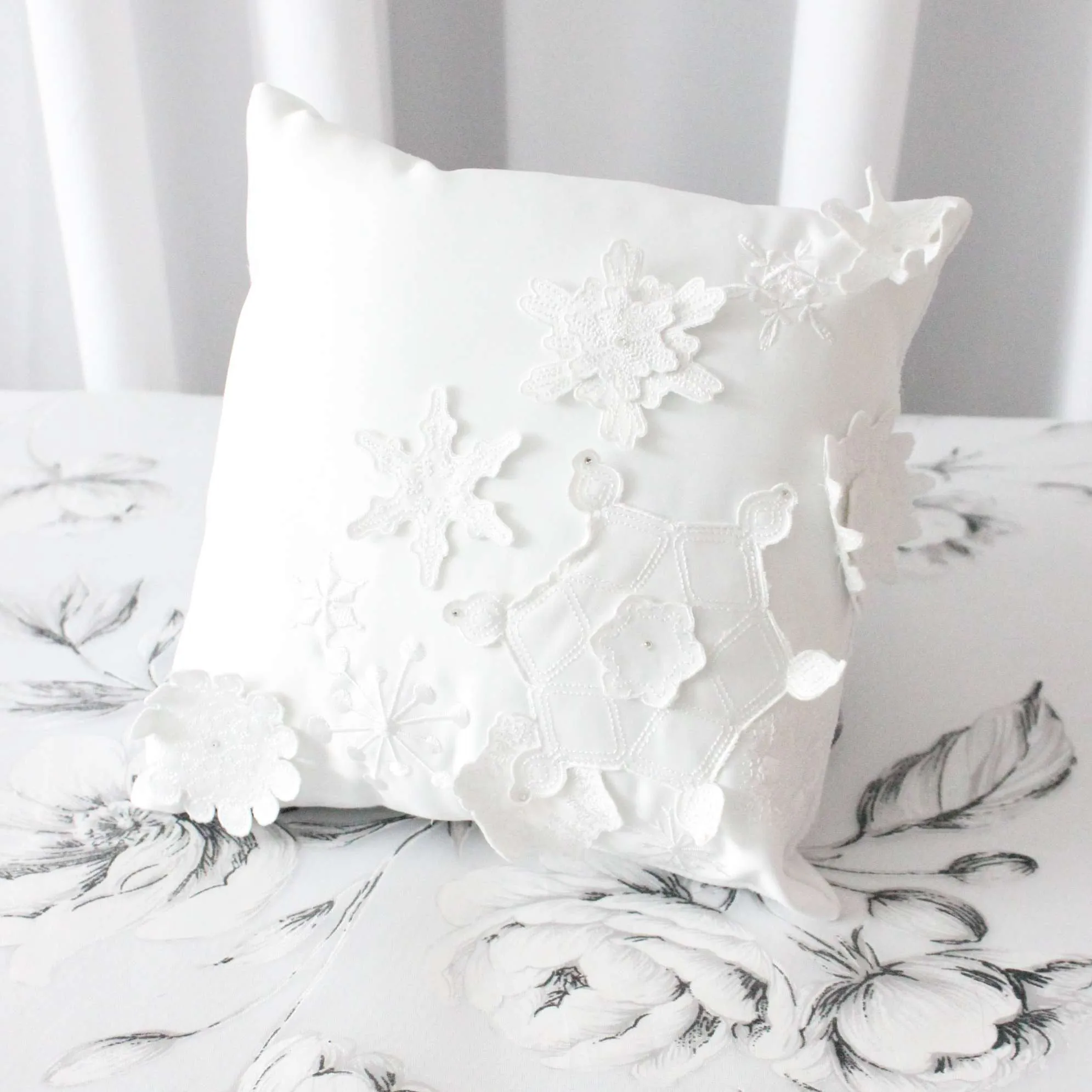 Ring Box - White Pillow