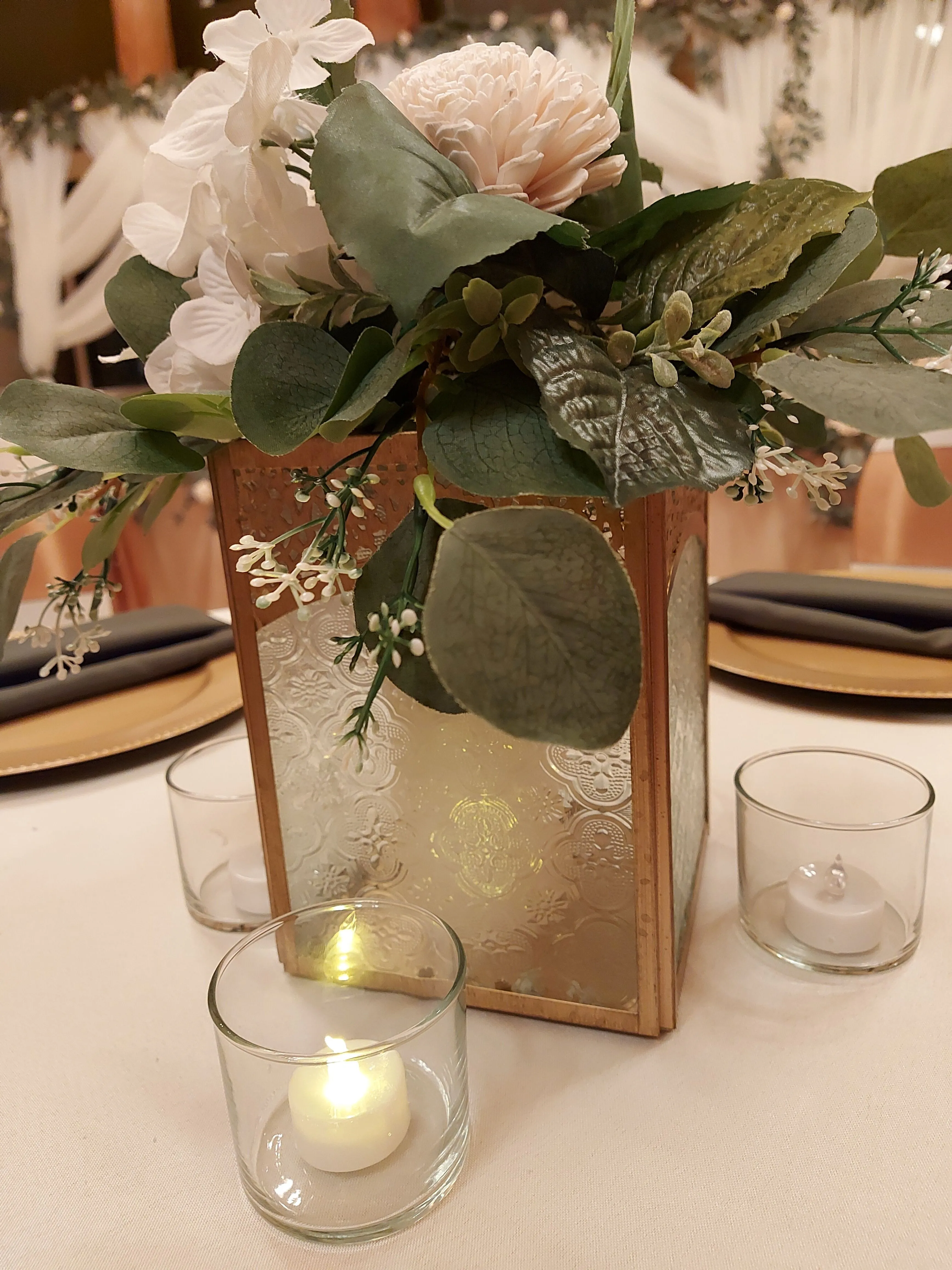 Centerpieces - Gold Lantern 