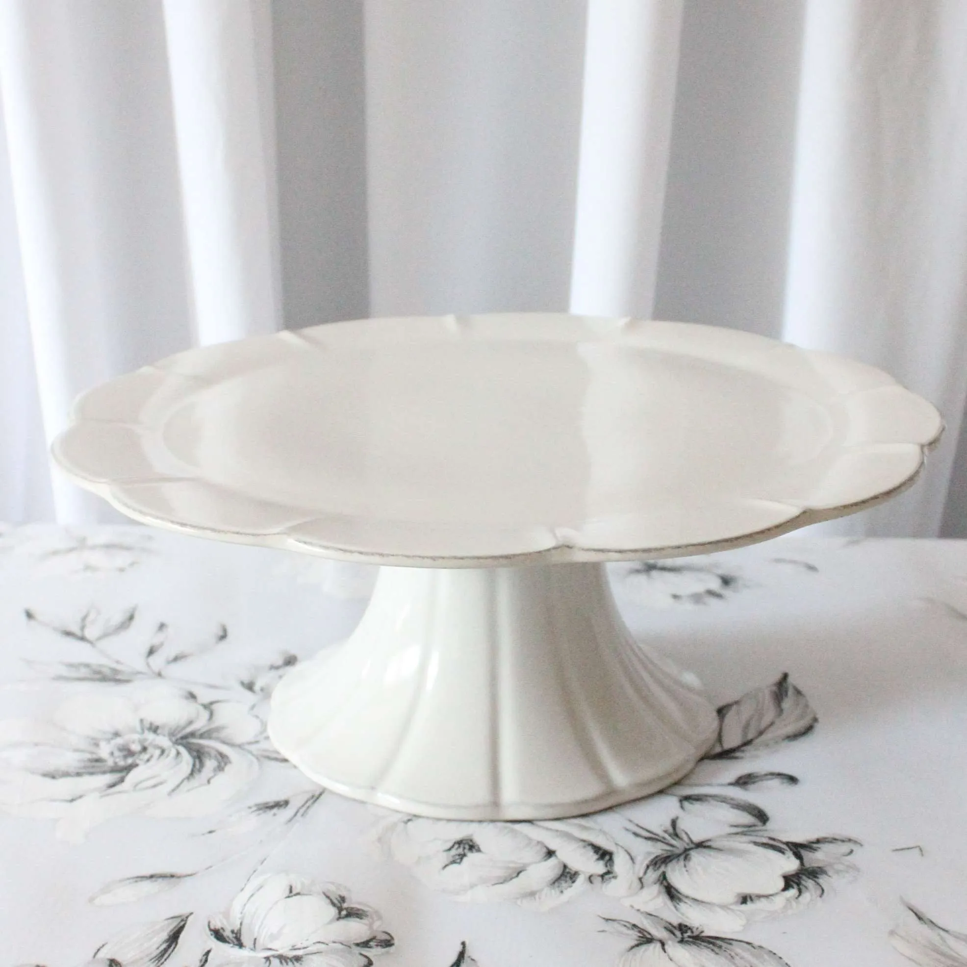 White Scalloped Cake Stand