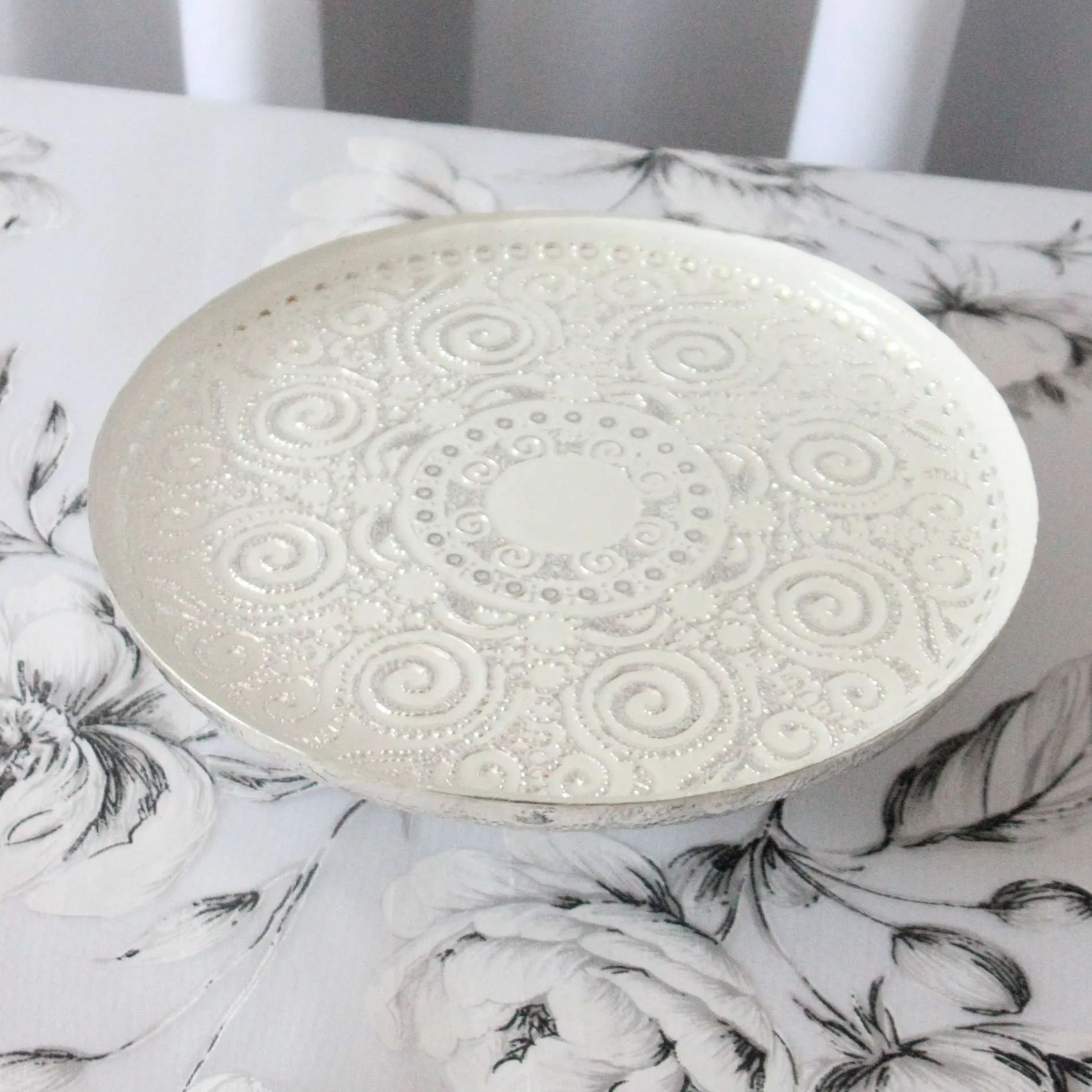 White and Silver Dessert Stand