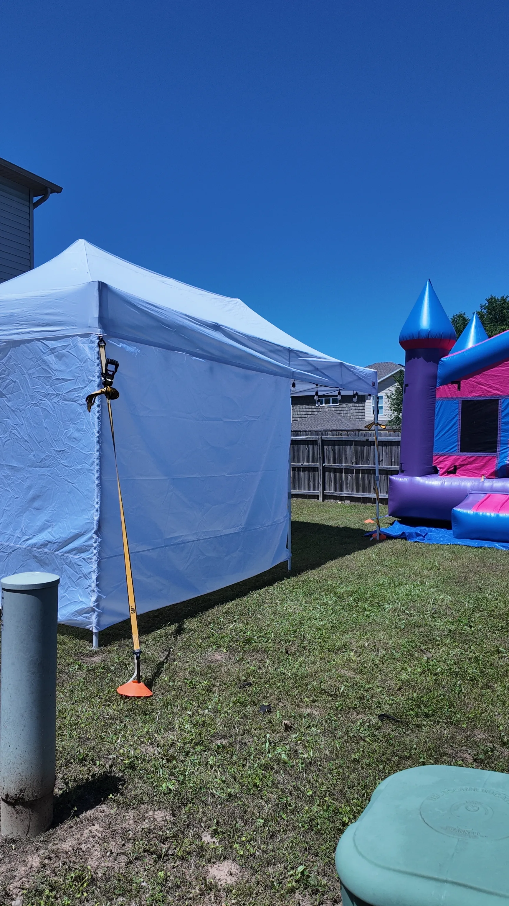 Solid walls (popup tent)