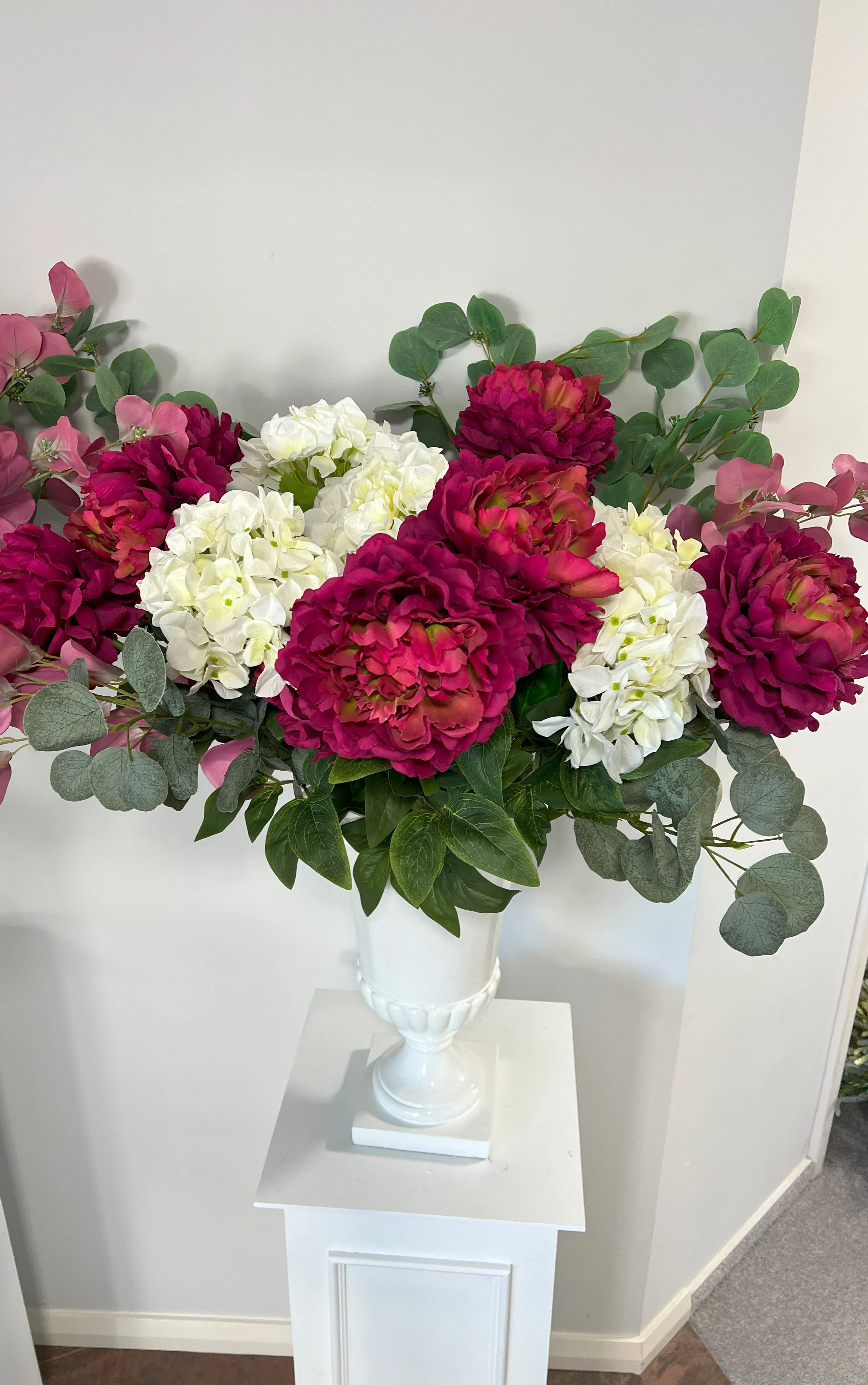 White fibroglass urn medium 