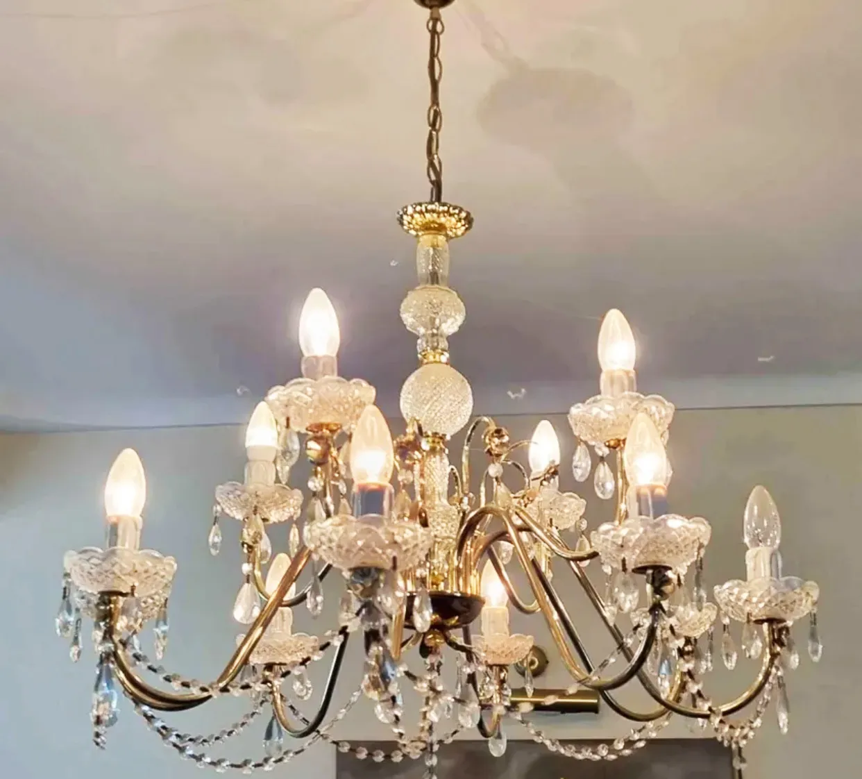 Gold 12 arms Chandelier 2 ties