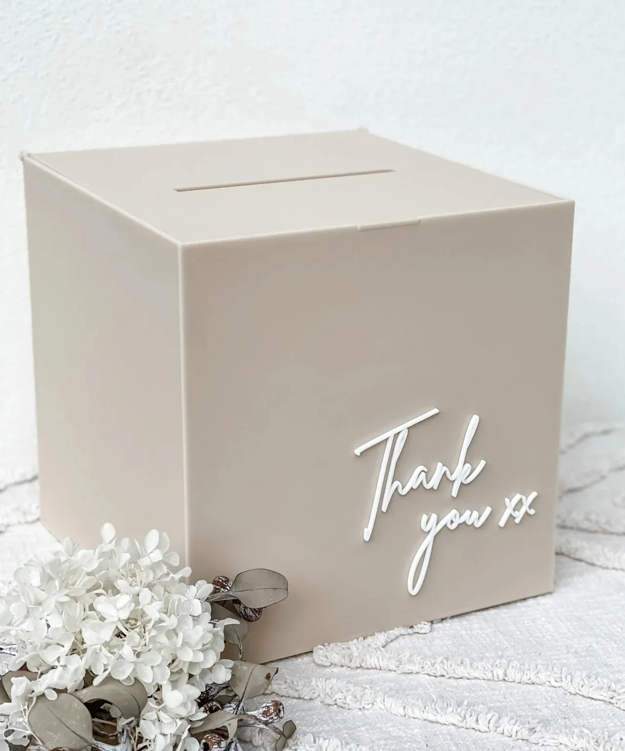 Wishing well acrylic nude light beige 30 cm by 30 cm seamless