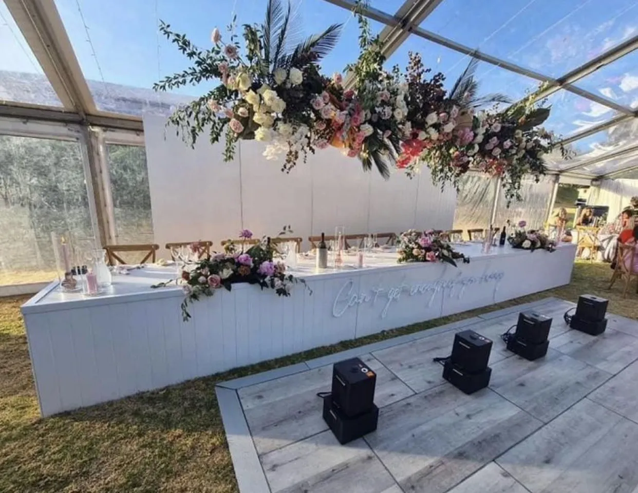 Neon sign Can't Get Enough Of You Honey