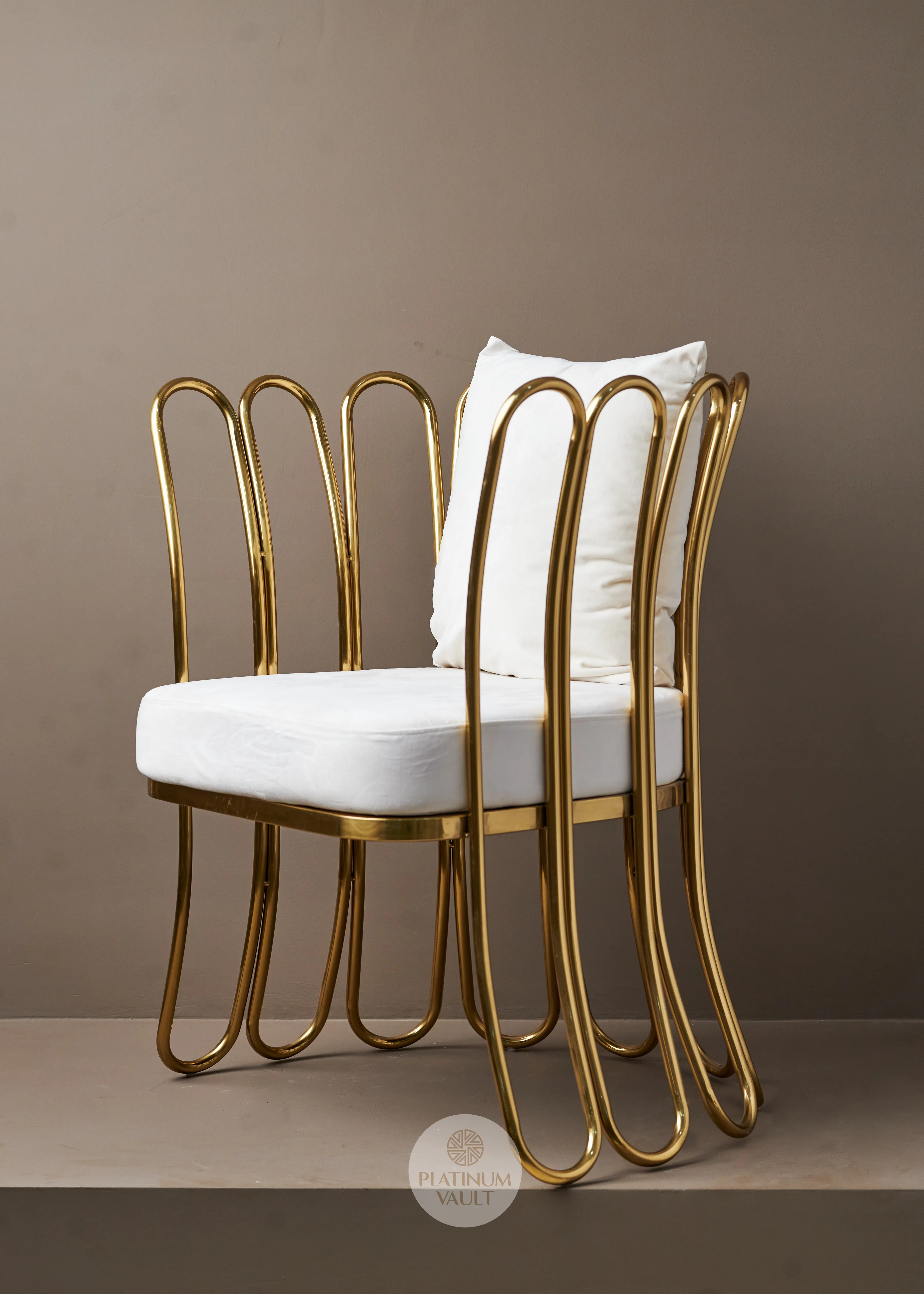 Aristelle Chair