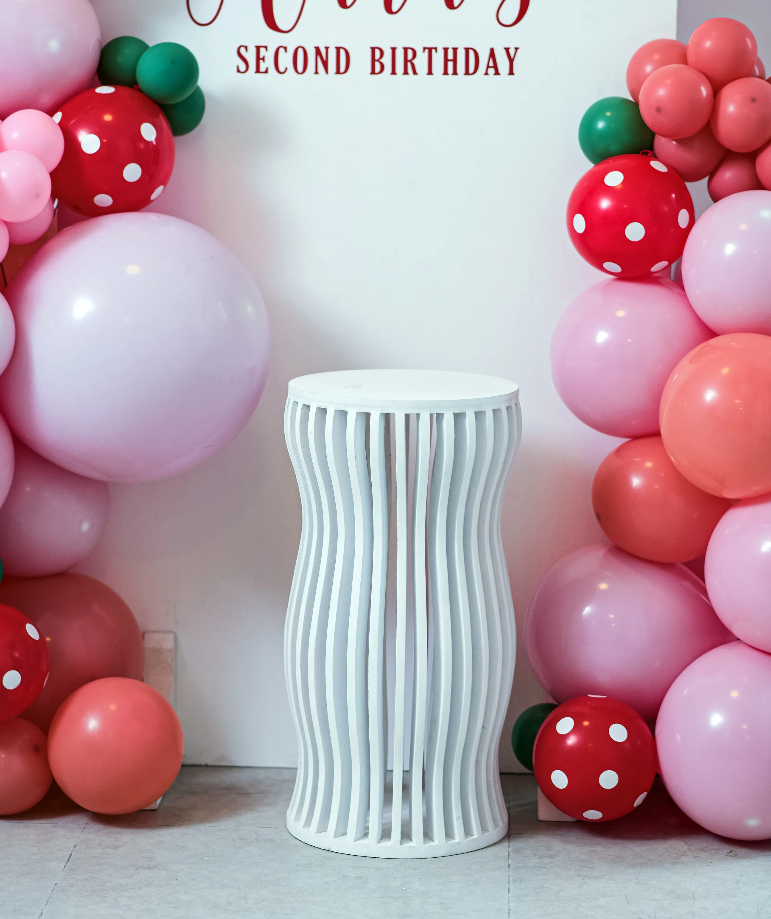 Cake Stand Wave Design 25 Inch