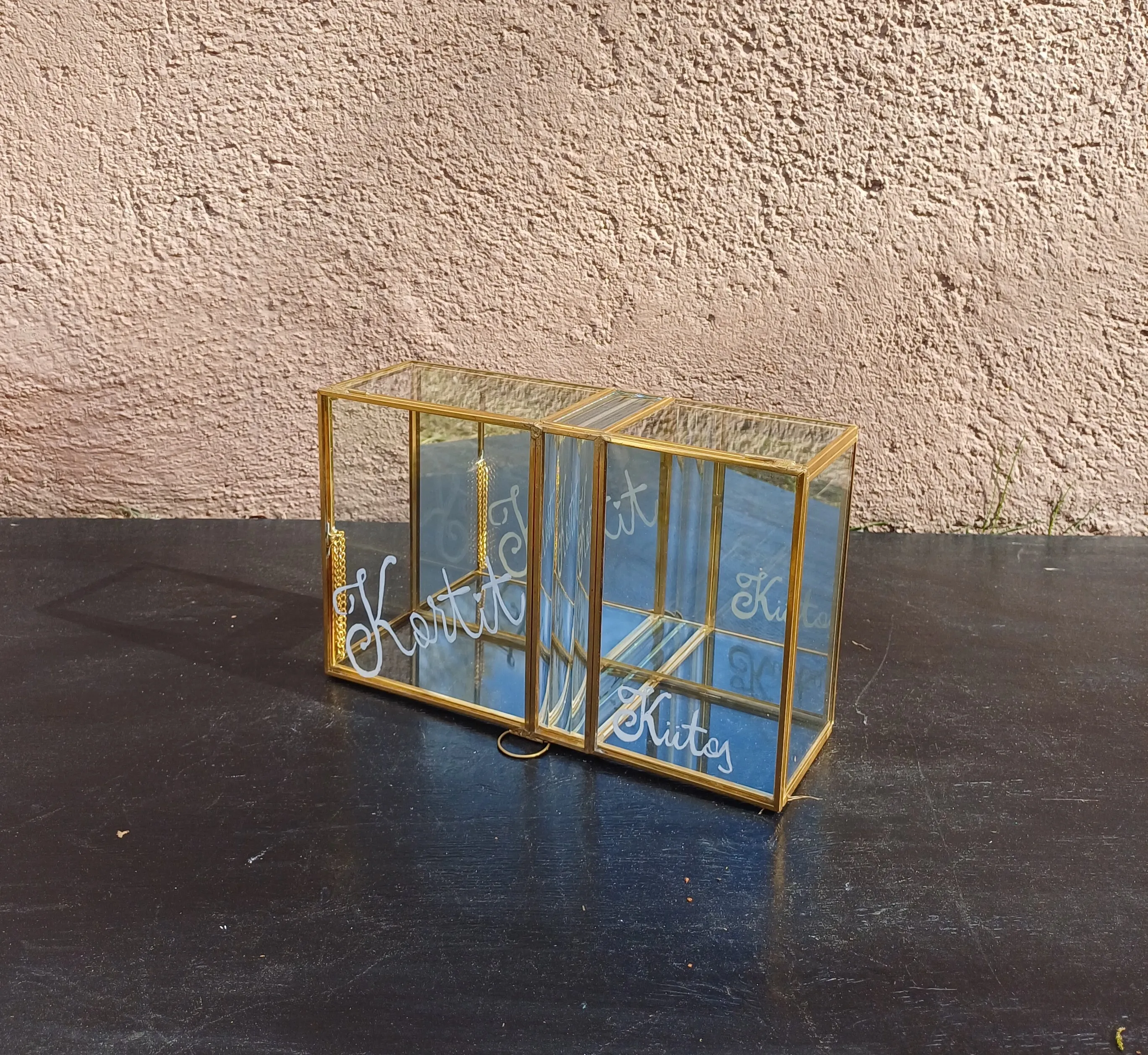 Matala korttilaatikko